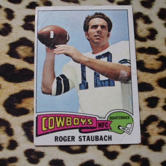 Roger Staubach #145 Football Card - Picture 1 of 2